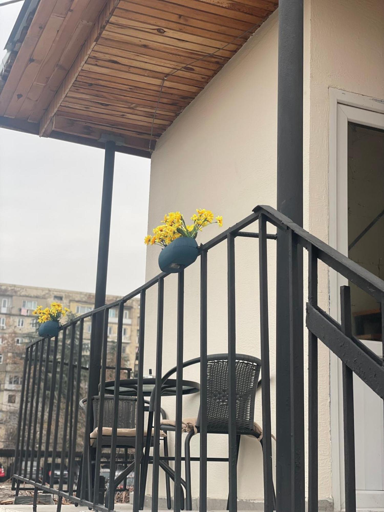 Guest House O'Live Rustavi  Buitenkant foto